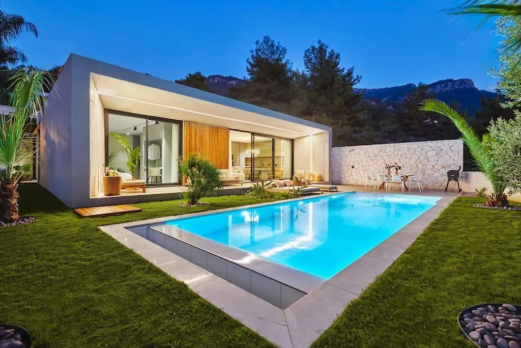 The Grey Houses - Dark Grey Villa Fethiye